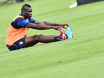 Balotelli accepts Instagram po...